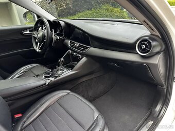 Alfa Romeo Giulia 2.2 JTDM 132kW Super Kůže Navi Automat - 10