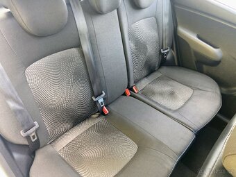 Hyundai i10, 1,1i(51kW), nová STK do 04/2027, nízký nájezd - 10
