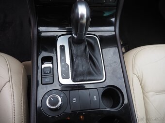 Volkswagen Touareg 3.0 TDI KŮŽE,KLIMA, TZ - 10