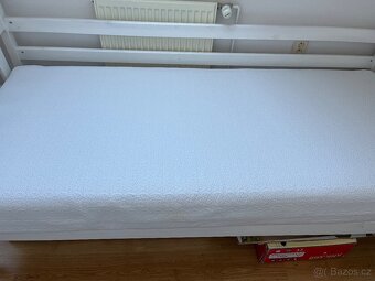 Postel s úložným prostorem - 10