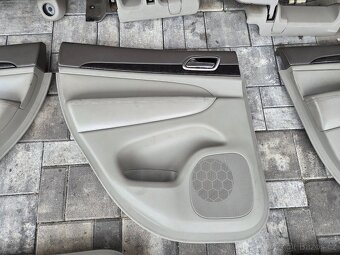 kompletní interiér Jeep Grand cherokee - 10