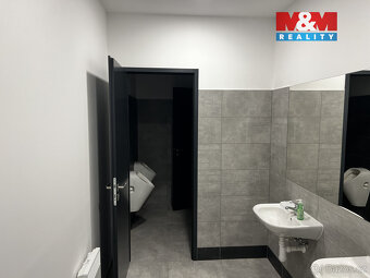 Pronájem multifunkčního objektu, 829 m², Nupaky ul. Komerční - 10