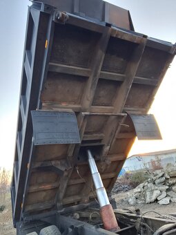 Tatra 815 sklápěč - 10