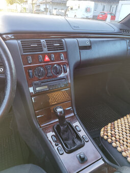 Mercedes-Benz E 220 D r. 1995 - 10