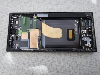 Rámeček s prasklým displejem Samsung Galaxy S23 Ultra - 10