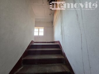 Exkluzivně nabízíme na prodej vícegenerační dům, 977 m2 - No - 10