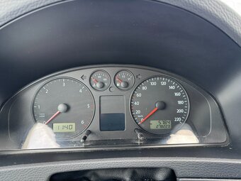 Volkswagen Multivan 7 MÍST 2,5 TDI 96 KW TAŽNÉ SK - 10