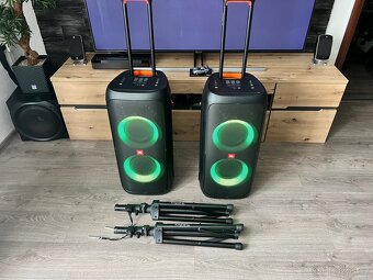 JBL Partybox 310 - 2x + stojany ( stav nového ) - 10