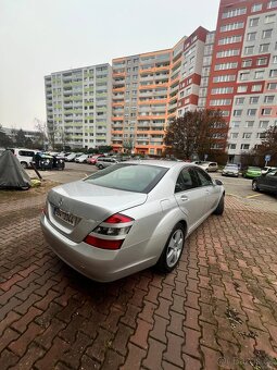 221 Mercedes-Benz - 10