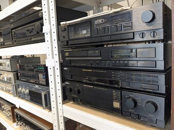 Technics, Pioneer, Sony, Denon, Akai............... - 10
