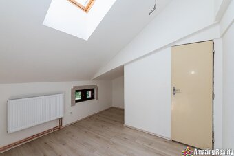 Prodej rodinného domu po rekonstrukci v obci Chotutice - 10