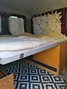 Mercedes Sprinter obytný - 10