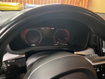 VOLVO V60 2,0 D4 140 kW, 4x4,CROSS COUNTRY, DPH - 10