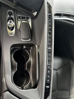 Chevrolet Corvette C8 - 10