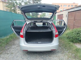 Hyundai i30 1.4 benzín 80kw,-KOUP.ČR,PO STK A ROZVODECH - 10