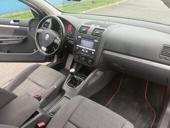 Volkswagen Golf 2.0 TDI (103kW) Edice Goal STK 8/2027 - 10