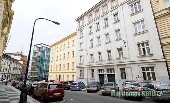 Pronájem plně zařízené garsonky 1+1 (33 m) v centru Prahy H - 10