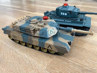 2 RC Tanky pro hru na souboj mezi sebou - 10