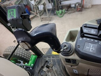 John Deere 3039R - 10