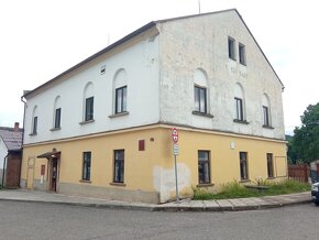 Prostorný dům – vhodný k přestavbě na bytový dům, Žireč - 10