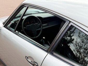 Porsche 911 SC 3.0 - 10