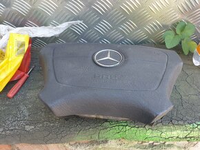 W124 hella origo.nove zadni svetla 2000kč a blinkr 1300kč - 10