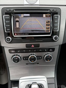 VOLKSWAGEN PASSAT 2.0 TDI 130KW 4X4 DSG NAVI XENONY KAMERA - 10