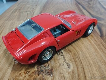 Ferrari GTO 1962 1/18 Bburago - 10