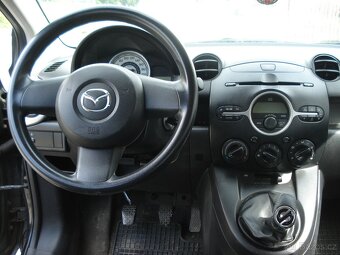 MAZDA 2 1.4 16V - 10
