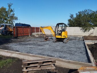 Pásový bagr jcb - 10