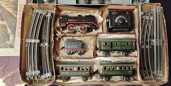 Stoleté vláčky nejlepších značek MÄRKLIN a BING - 10