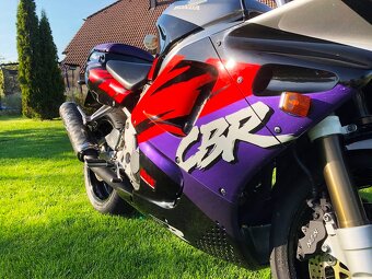 Honda CBR 900RR Fireblade, SC28, origo plasty i polepy - 10