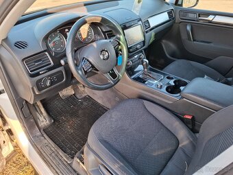 VW Touareg 3.0 TDI Klima Alu Tažné Model Model 2011 - 10