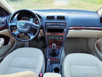 Škoda Octavia 2 lim. Elegance - 10