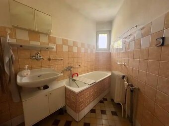 K pronájmu nabízíme dvoupodlažní rodinný dům 5+1 - Přelouč - 10