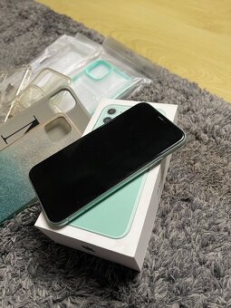 Apple iPhone 11 64GB - 10