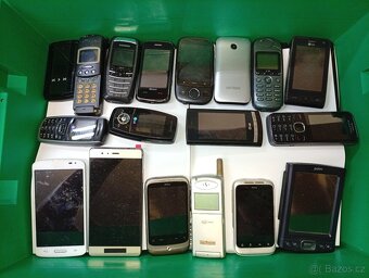 Predám staré zberateľské mobily - 10