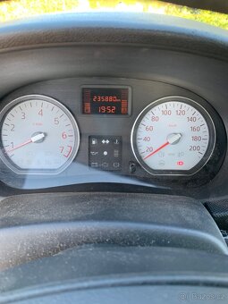 Dacia Logan vestavba na míru MCV 1.6 16V 2010 - 10