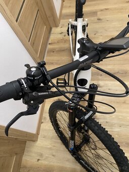 Elektrokolo Apache tanka tate 2025 - 10