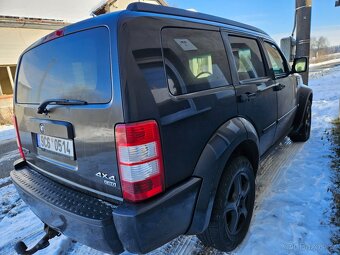 Dodge Nitro - 10