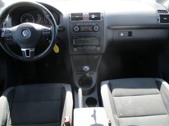 VW TOURAN 1,4CGI 110KW CNG bez koroze 05/2011 - 10