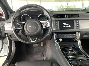 Jaguar XF 30d R-SPORT Panorama Meridian - 10