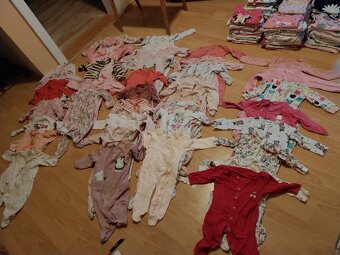 Oblečení na holčičku 6-12 měs,. 252 kusů - 10