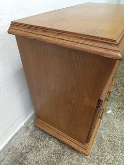 Rustikální komoda, nábytek z masívu, Nábytek Spříběhem - 10