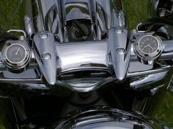 Chromované moto hodinky a teploměr na řídítka. - 10
