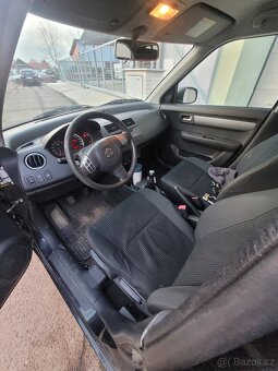 SUZUKI SWIFT ROK 2007 S MOTOREM 1,3 BENZIN - 10