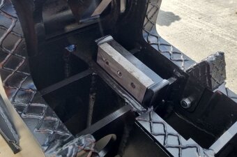 Vydrcovač s rotátorem pro 12-18t - 10