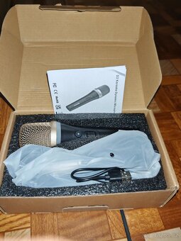 Dynamický mikrofon Tonor D2 RGB - 10