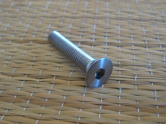 Nová krytka představce 1 1/8" VYCE Stem Cap - 10