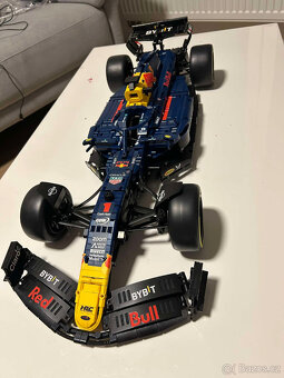 Nová stavebnice vozu F1 Red Bull 19 - 10